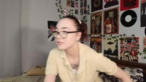 Snapshot of coventinahazleton chatting on 11-21-25, 08:29 Yuna online show from 11-21-25, 08:29