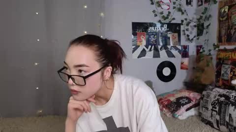 Snapshot of coventinahazleton chatting on 11-23-25, 08:08 Yuna online show from 11-23-25, 08:08