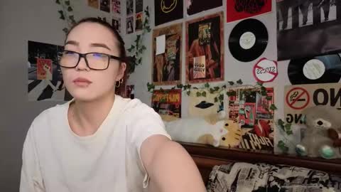 Snapshot of coventinahazleton chatting on 12-03-25, 08:18 Yuna online show from 12-03-25, 08:18