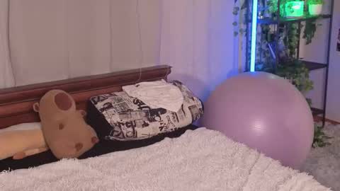 Snapshot of coventinahazleton chatting on 12-14-25, 09:08 Yuna online show from 12-14-25, 09:08