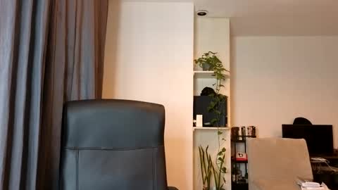 Snapshot of cowboylean chatting on 02-04-25, 01:23 cbl online show from 02-04-25, 01:23