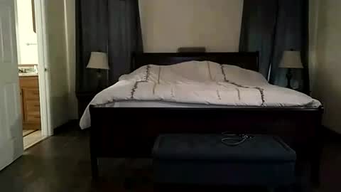 Snapshot of cowboyridesagain70 chatting on 11-22-25, 06:29 cowboyridesagain70 online show from 11-22-25, 06:29