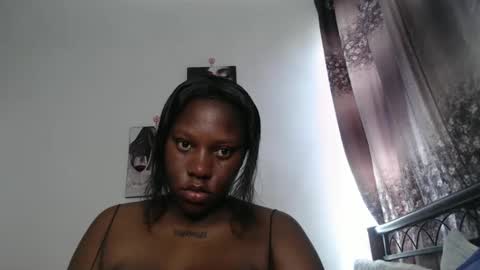 Erykah online show from 10-25-25, 10:34