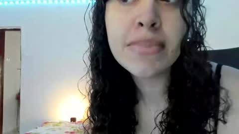 Snapshot of cracker_doll chatting on 11-15-25, 01:07 cracker online show from 11-15-25, 01:07