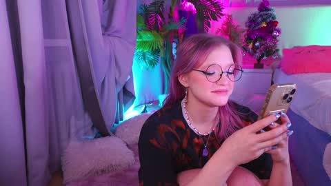 Snapshot of crazy__wine chatting on 12-29-24, 01:24 Sonya online show from 12-29-24, 01:24
