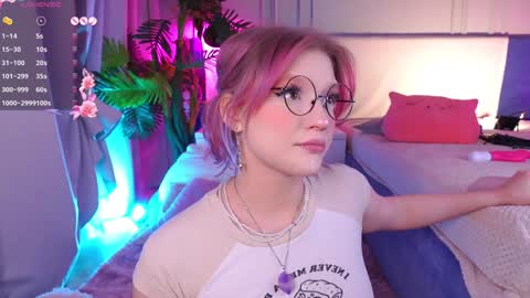 Snapshot of crazy__wine chatting on 01-10-25, 10:46 Sonya online show from 01-10-25, 10:46