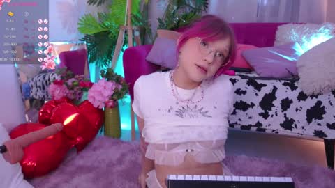 Snapshot of crazy__wine chatting on 02-07-25, 02:58 Sonya online show from 02-07-25, 02:58