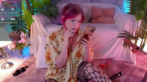 Snapshot of crazy__wine chatting on 02-25-25, 09:35 Sonya online show from 02-25-25, 09:35