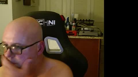 Crazy Beyond Cute online show from 12-19-25, 02:29