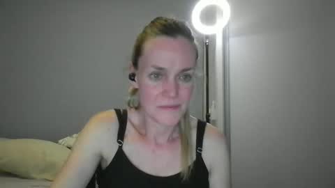 Anny online show from 12-15-25, 12:37