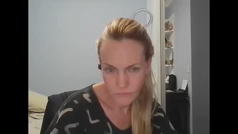 Anny online show from 04-08-26, 12:10