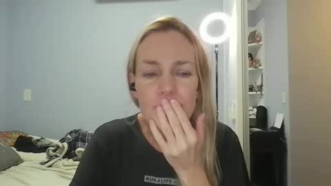 Anny online show from 04-08-26, 12:16