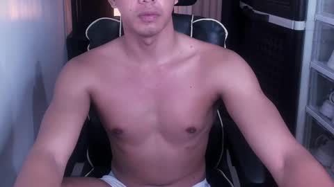Snapshot of crazyasiancum chatting on 10-07-25, 02:31 Zion online show from 10-07-25, 02:31