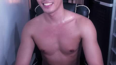 Snapshot of crazyasiancum chatting on 11-03-25, 05:09 Zion online show from 11-03-25, 05:09