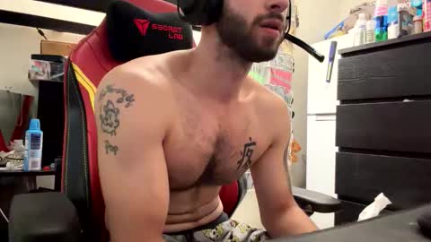 Snapshot of crazydill28 chatting on 10-31-25, 04:52 crazydill28 online show from 10-31-25, 04:52