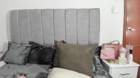 LAURA online show from 10-10-25, 08:41