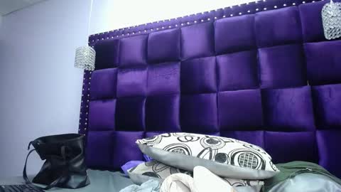 Snapshot of crazyonme chatting on 01-11-25, 05:10 diosalinda online show from 01-11-25, 05:10