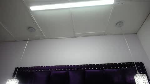 Snapshot of crazyonme chatting on 01-12-25, 03:07 diosalinda online show from 01-12-25, 03:07