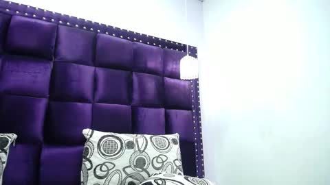 Snapshot of crazyonme chatting on 03-11-25, 11:04 diosalinda online show from 03-11-25, 11:04