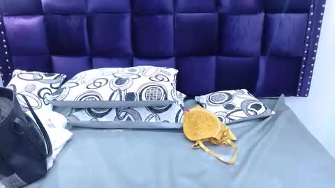 Snapshot of crazyonme chatting on 10-27-25, 08:13 diosalinda online show from 10-27-25, 08:13