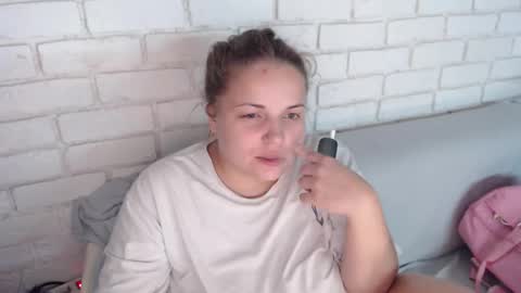 Crazyy Girl  online show from 10-09-25, 05:44