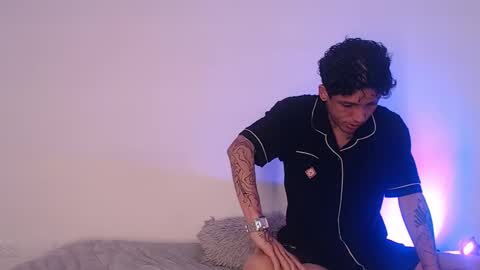  CAMILA Y SEBASTIAN online show from 09-29-25, 01:00