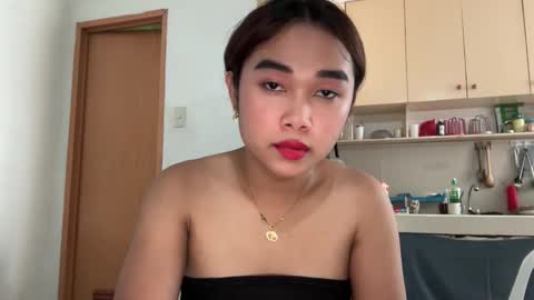 Snapshot of creamyasiancyrafoxmore chatting on 01-13-26, 07:02 cyra fox online show from 01-13-26, 07:02