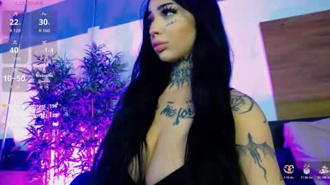 Snapshot of creamyinkk chatting on 01-10-26, 06:37 Sophie online show from 01-10-26, 06:37