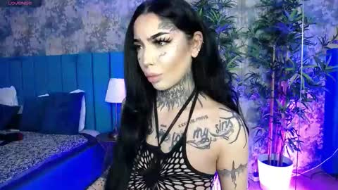 Snapshot of creamyinkk chatting on 02-07-26, 07:23 Sophie online show from 02-07-26, 07:23