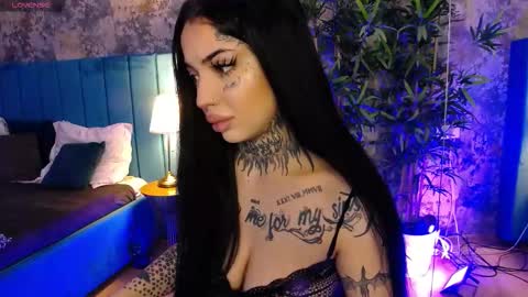 Snapshot of creamyinkk chatting on 02-17-26, 06:54 Sophie online show from 02-17-26, 06:54