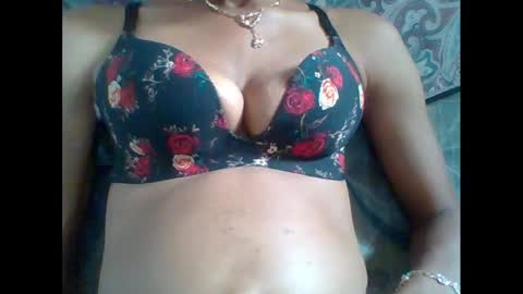Snapshot of creamypussy002 chatting on 09-29-25, 03:06 creamypussy002 online show from 09-29-25, 03:06