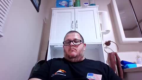 Snapshot of creeeping_death chatting on 10-13-25, 06:35 The hopeless romantic online show from 10-13-25, 06:35