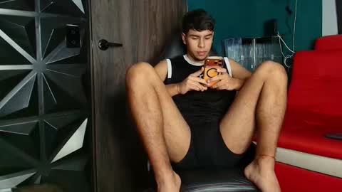 Snapshot of crh58_ chatting on 11-19-25, 09:37 crh58_ online show from 11-19-25, 09:37