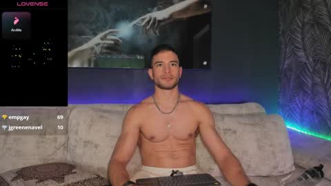 Snapshot of crhistian1_ chatting on 12-17-24, 07:48 CRHISTIAN online show from 12-17-24, 07:48