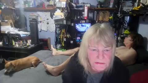Snapshot of cricket_black chatting on 10-25-25, 04:35 Cricket - also Featuring Black online show from 10-25-25, 04:35