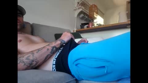 Snapshot of crimcouple chatting on 02-02-26, 01:59 crimcouple online show from 02-02-26, 01:59