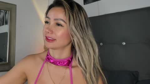 Snapshot of cris__sweetxx chatting on 12-11-24, 04:42 Cristina Sweet online show from 12-11-24, 04:42