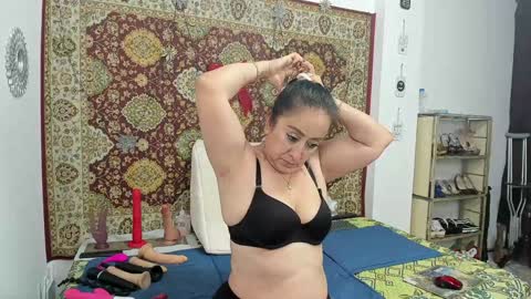 Snapshot of cristal_18xxx chatting on 01-04-25, 07:23 Cristal online show from 01-04-25, 07:23