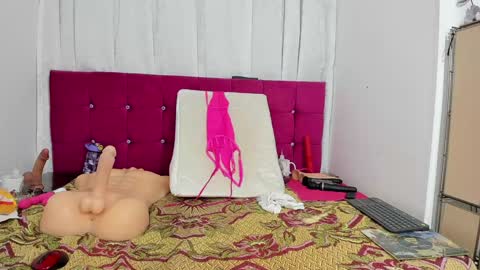 Snapshot of cristal_18xxx chatting on 02-08-25, 10:29 Cristal online show from 02-08-25, 10:29