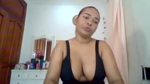 Snapshot of cristal_blanco chatting on 02-18-25, 08:59 cristal online show from 02-18-25, 08:59