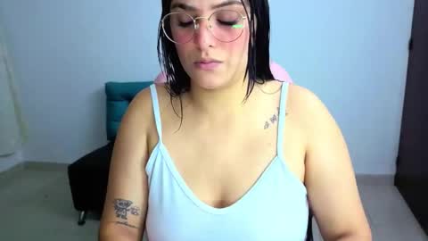 Snapshot of cristal_hot07 chatting on 11-07-25, 12:21 Cristal online show from 11-07-25, 12:21