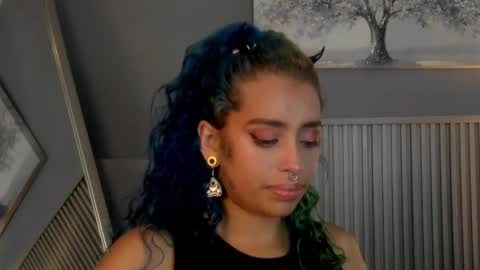 ... .     Cristal    . ... online show from 10-01-25, 08:59