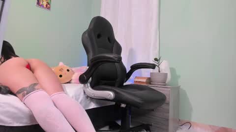 Snapshot of cristalcerati__ chatting on 03-05-25, 11:38 Cristal online show from 03-05-25, 11:38