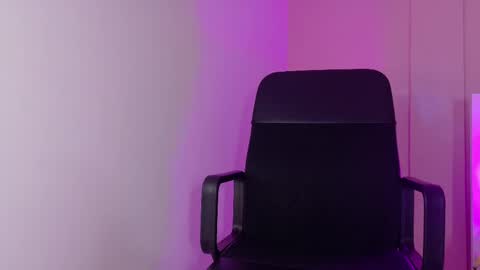 Nicole  Connection time 220pm-910pmCol online show from 10-17-25, 07:49