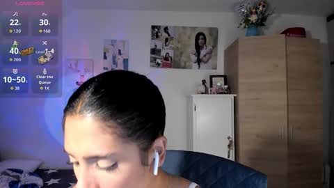 Snapshot of cristalmunez chatting on 10-26-25, 06:03 cristal online show from 10-26-25, 06:03