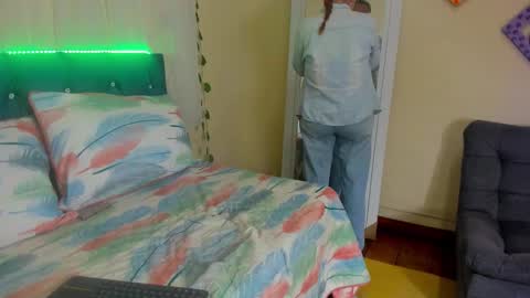 cristal walker online show from 10-22-25, 12:16