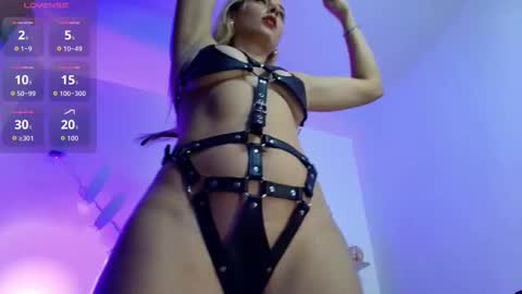 Snapshot of cristeljansen chatting on 10-08-25, 04:37 This blondie girl is waiting for someone very horny to get some fun online show from 10-08-25, 04:37