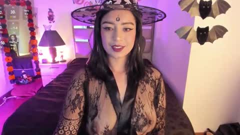 Cristina online show from 10-28-25, 12:25