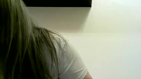 cristina20021991 online show from 01-01-25, 04:39