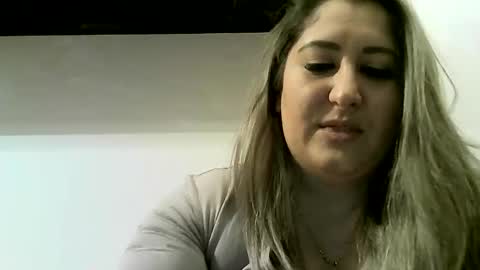 cristina20021991 online show from 01-01-25, 06:06